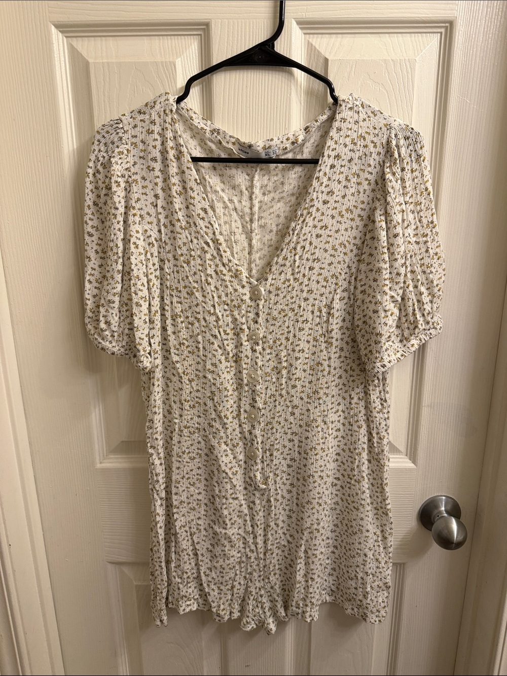 Women’s Cream Floral Button-Front Romper